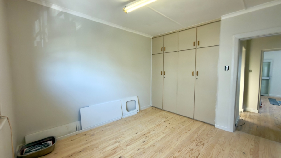 To Let Commercial Property for Rent in Somerset West Western Cape